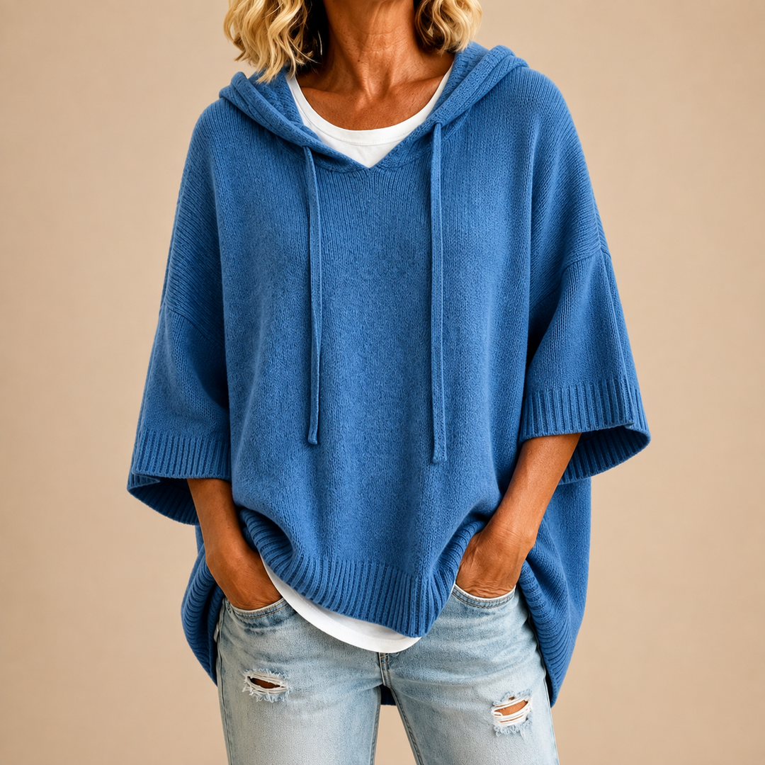 Maisie | Knitted poncho with hood and three-quarter sleeves