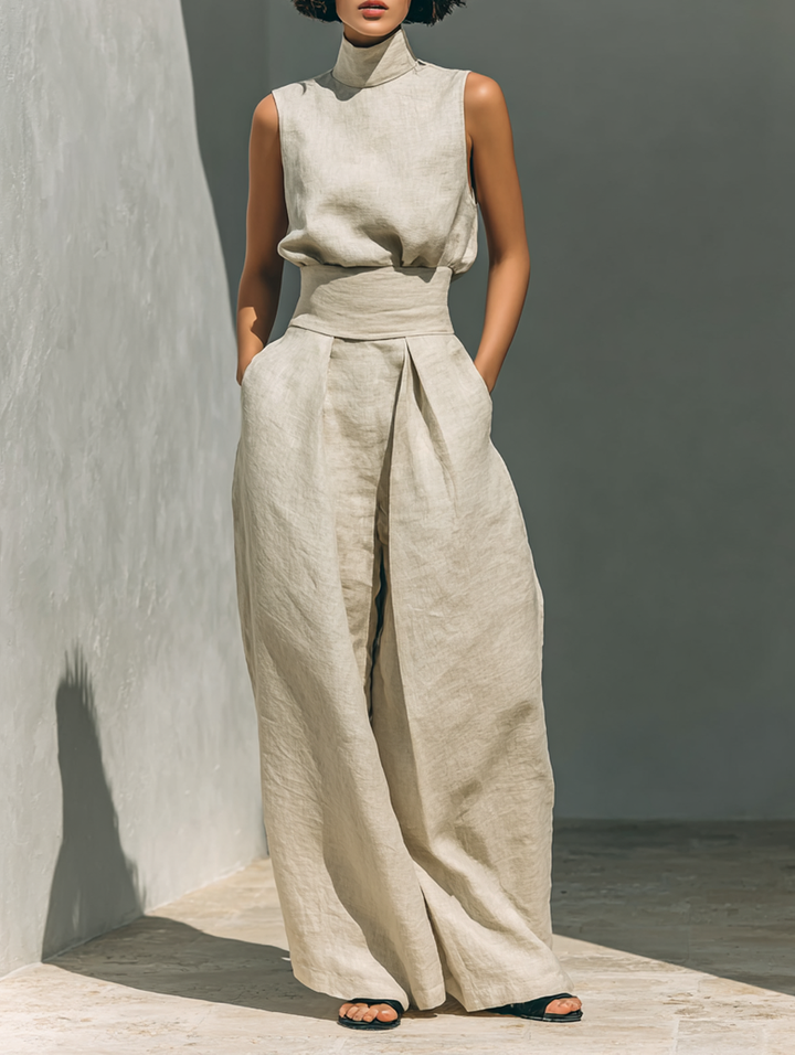 Emma | Sleeveless blouse and trousers in a cotton-linen blend.