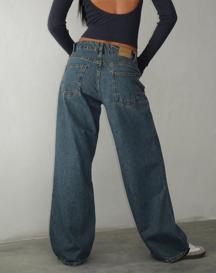 Ainsley | Extra-Wide Low-Rise Acid Wash Jeans